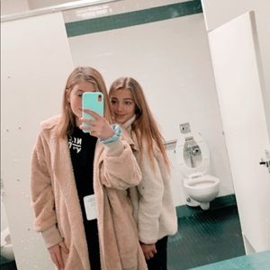 Meet your Posher, Gia